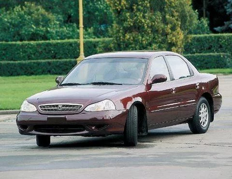 kia-clarus.webp