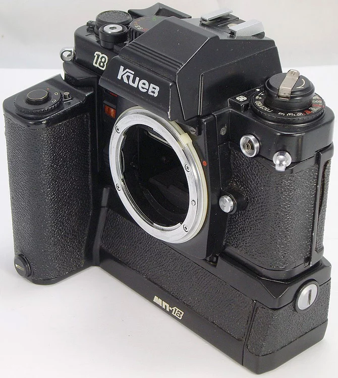 Kiev-18-motor-a.webp