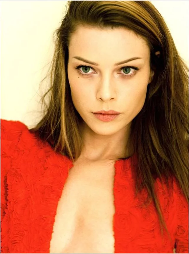 kinopoisk.ru-Lauren-German-2086818.webp