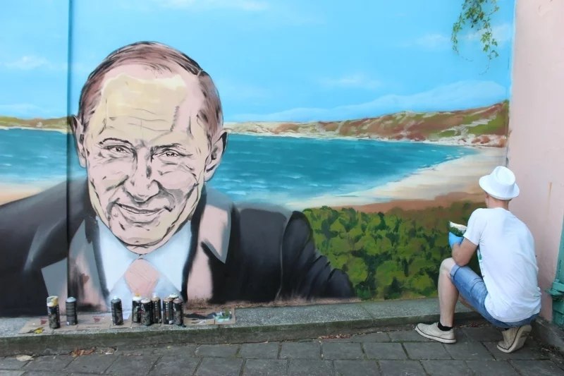 krym-ohvatila-moda-na-graffiti-s-putinym-foto_2_1.webp