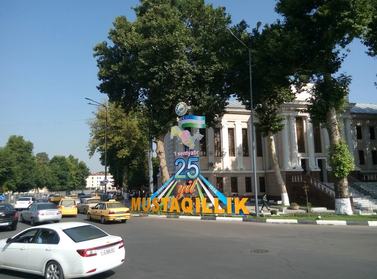 KYPhNSMelKk.webp