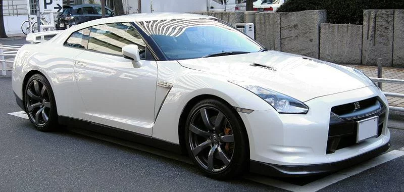 L-Nissan-Skyline-GT-R-R35.webp