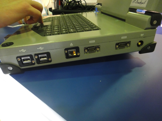 l_portable_terminal_1.jpg