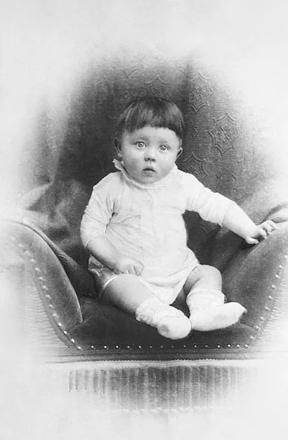 ld_183-1989-0322-506%2C_Adolf_Hitler%2C_Kinderbild.webp