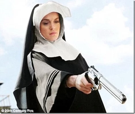 lindsay-lohan-nonne-machete_thumb%5B1%5D.webp