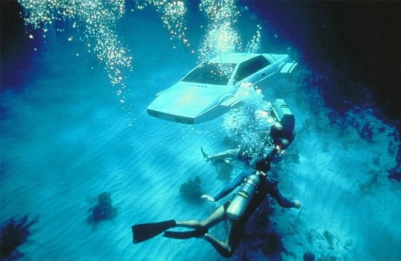 Lotus_Esprit_S1_Submarine.webp
