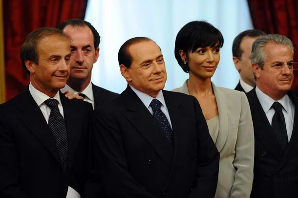 maracarfagna_with_other_men_ministers.webp