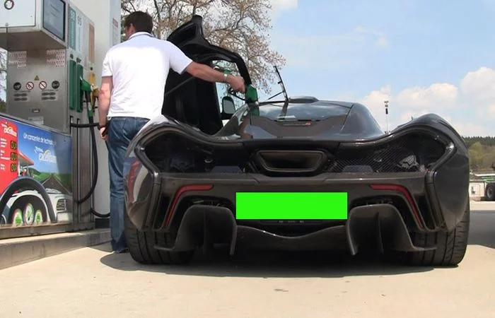 mclaren_p1_01.webp