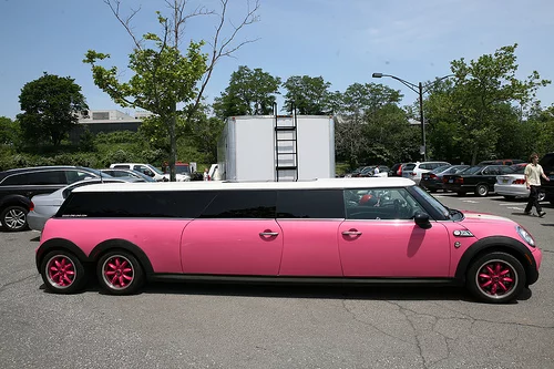 mini-cooper-stretched-limousine-10.webp