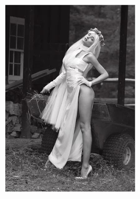 Miranda+Kerr+for+V+Magazine+2013-050.webp