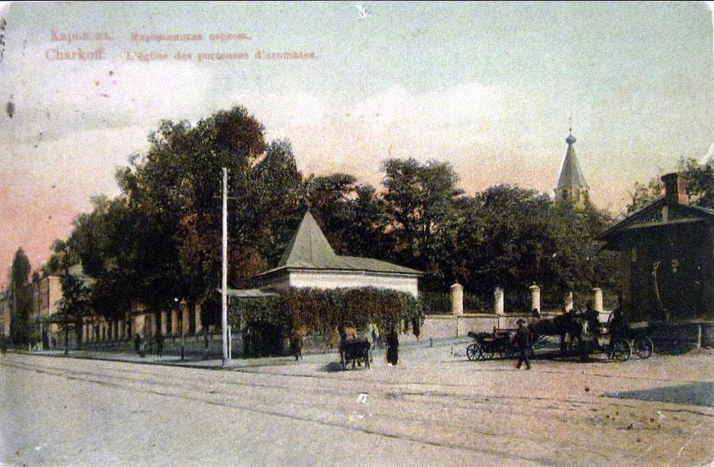 Mironositskij-skver_staraya-kolokolnya_tsvet.webp
