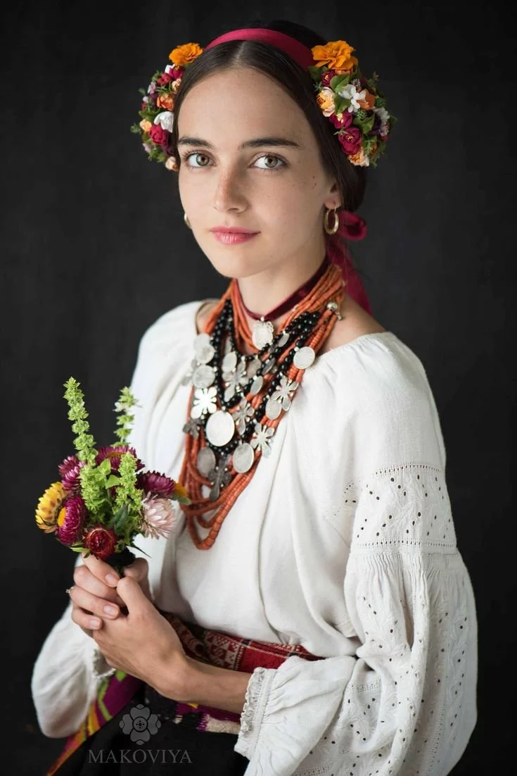 nfo-p-kostyum-ukrainki-dlya-zhenshchini-zhenskie-9.webp