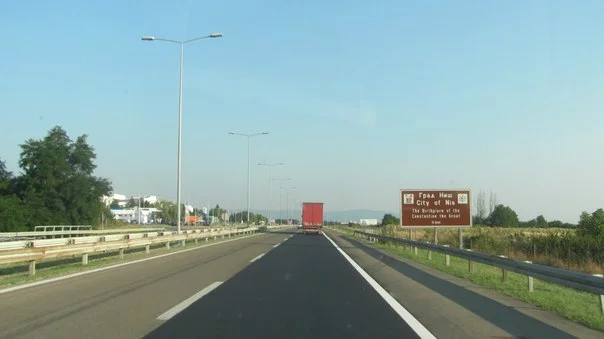 nhDKyyLNXXQ.webp