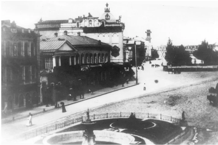Nikolaevskaya-ploshhad-konets-HIH-veka.webp