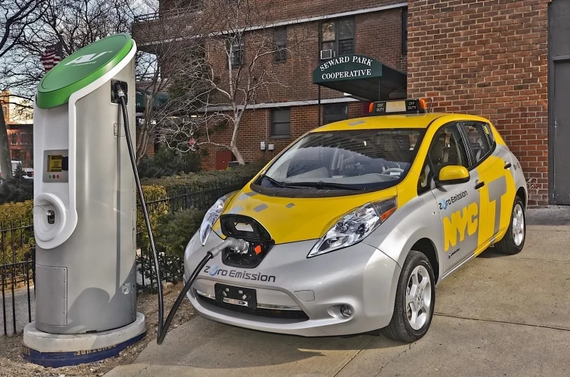 nissan-leaf-taxi-0204.webp