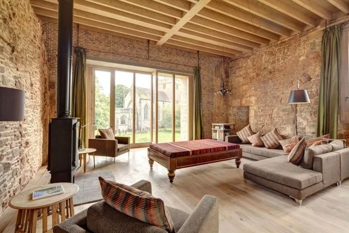 old_castle_in_the_modern_house_05.webp