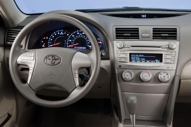 PAGE-AUTO-2010-CAMRY-03.jpg