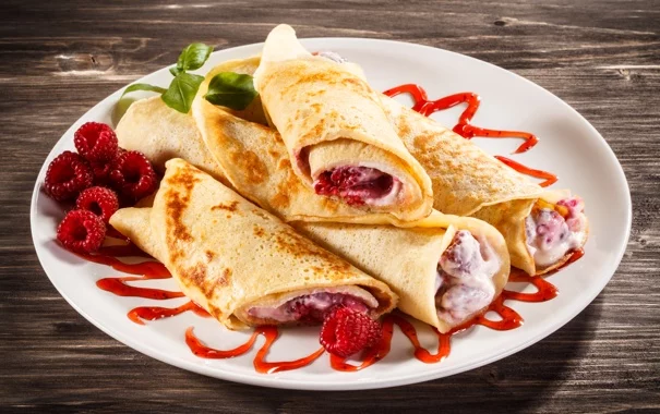 pancakes-raspberry-jam-bliny.webp
