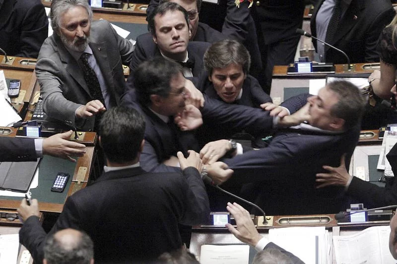parlament-0003.webp