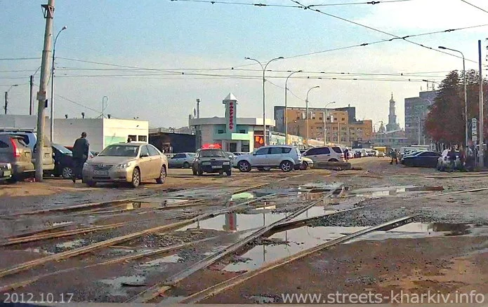 perekrestok-losevskogo-i-piskunovskogo-2012.webp