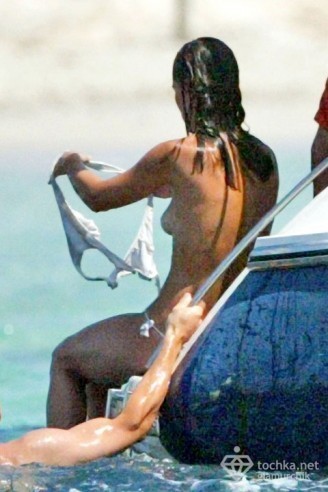 pippa-middleton-topless-bikini-02-480x720.jpg