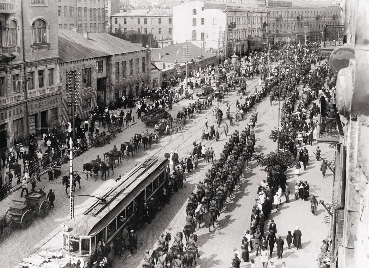 Polish_troops_in_Kiev.webp