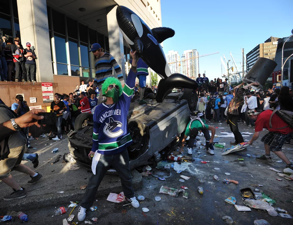 riot33.webp