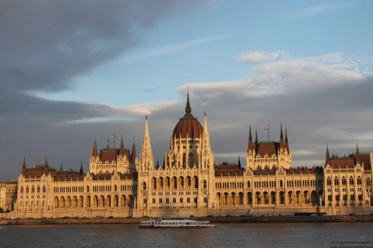 rliament-budapest_budapest_rotozeev.net_05-768x512.webp