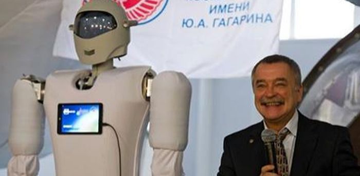 robot_kosmonavt_03.jpg
