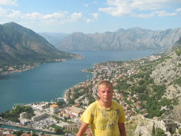 RueCv_bYK-0.webp