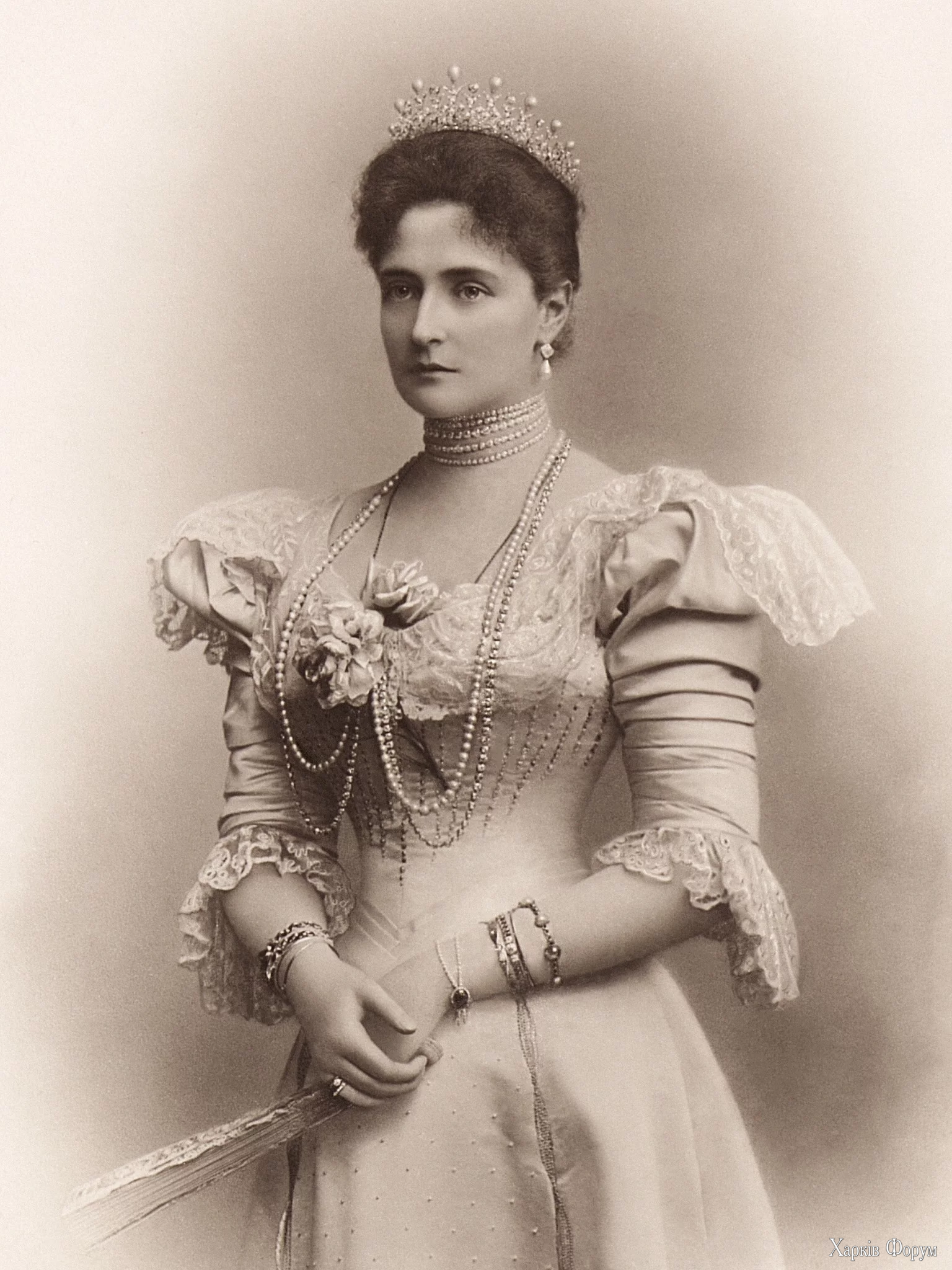 Russia._Портрет_императрицы_Александры_Фёдоровны._1898_Ягельский_v1.webp
