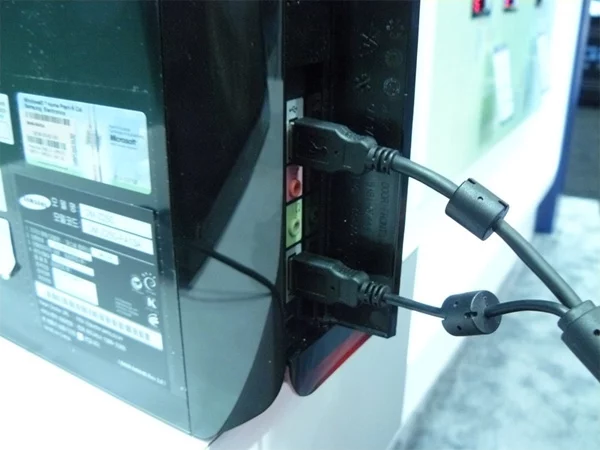 SamsungUSB_Monitor02.webp