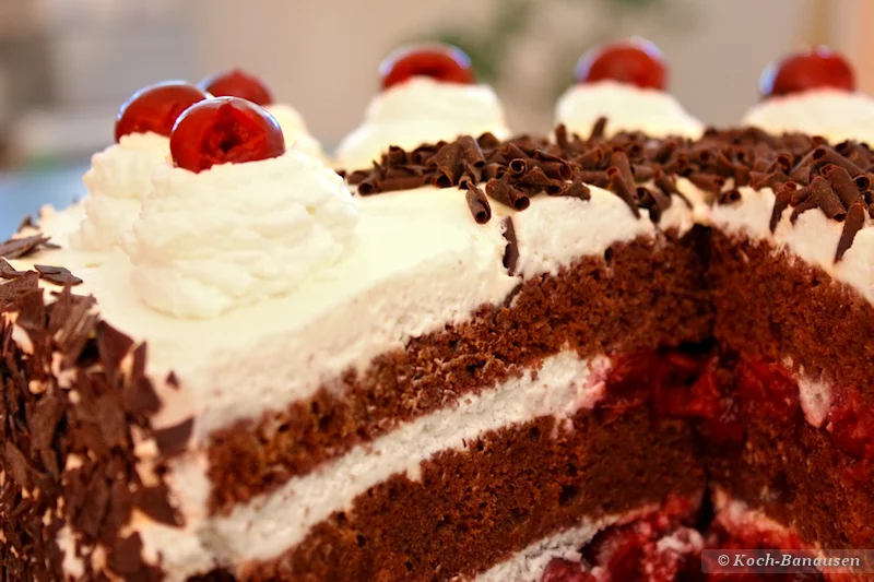 Schwarzw%C3%A4lder-Kirschtorte.webp