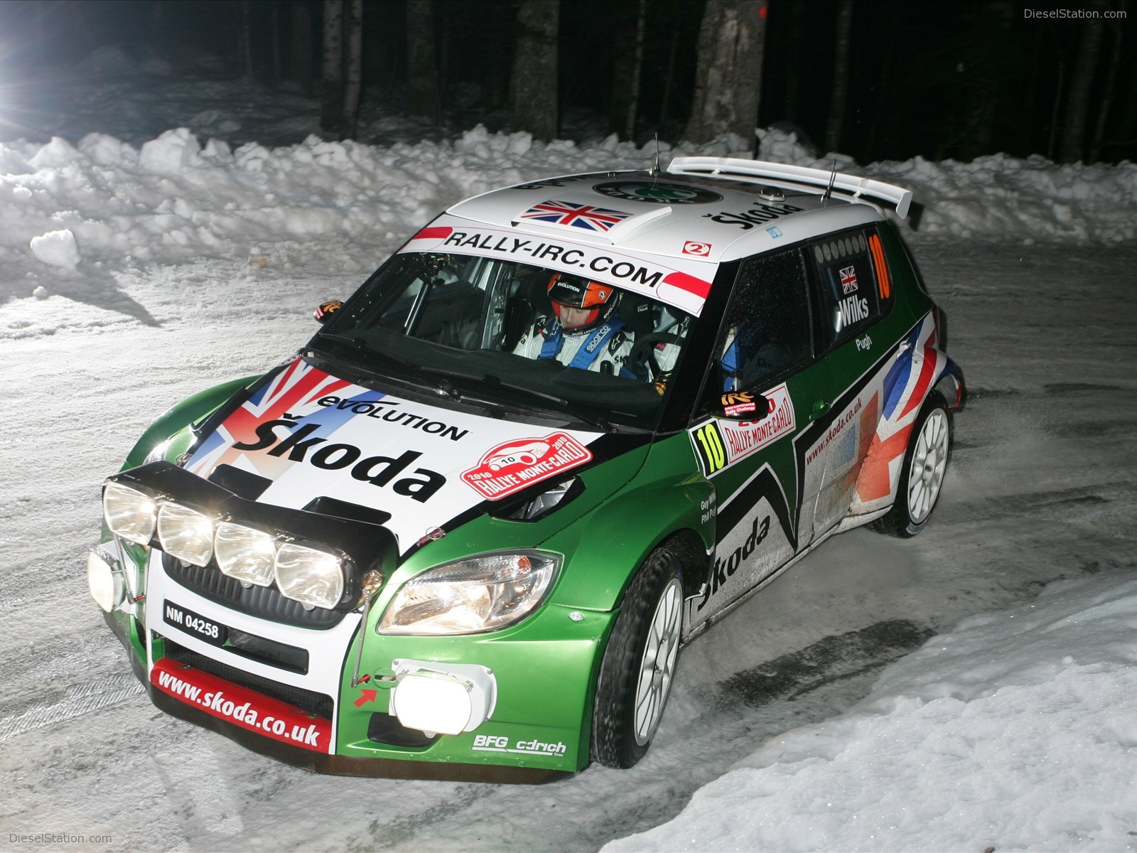 skoda-fabia-s2000-rally-car-02.jpg