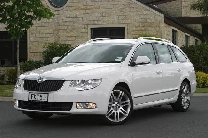 Skoda-Superb-Combi-fq-688x458.webp