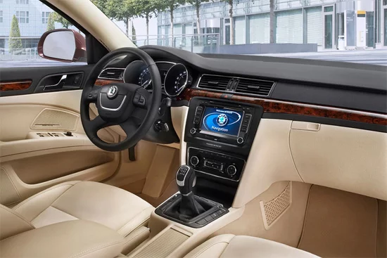 skoda-superb-int.webp