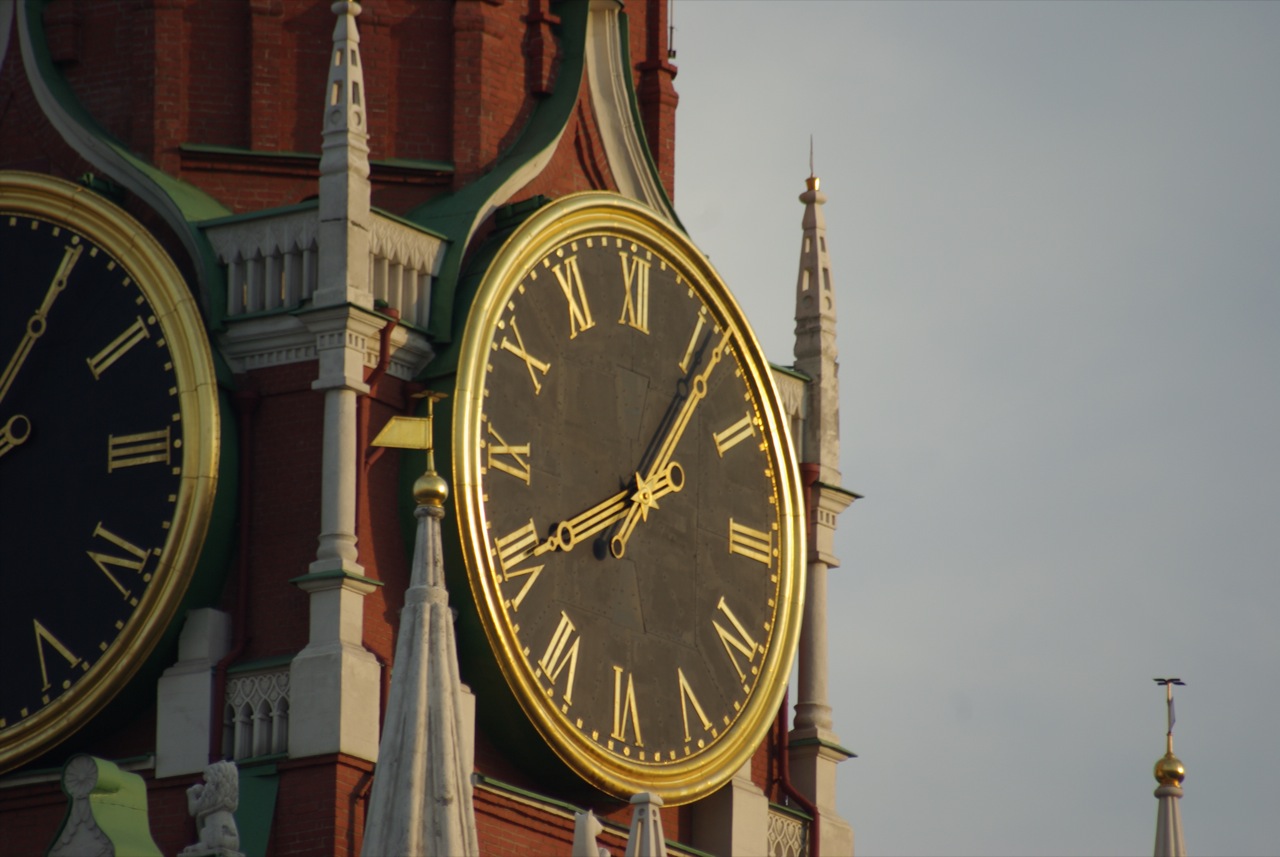 Spasskaya_Tower_clock.jpg