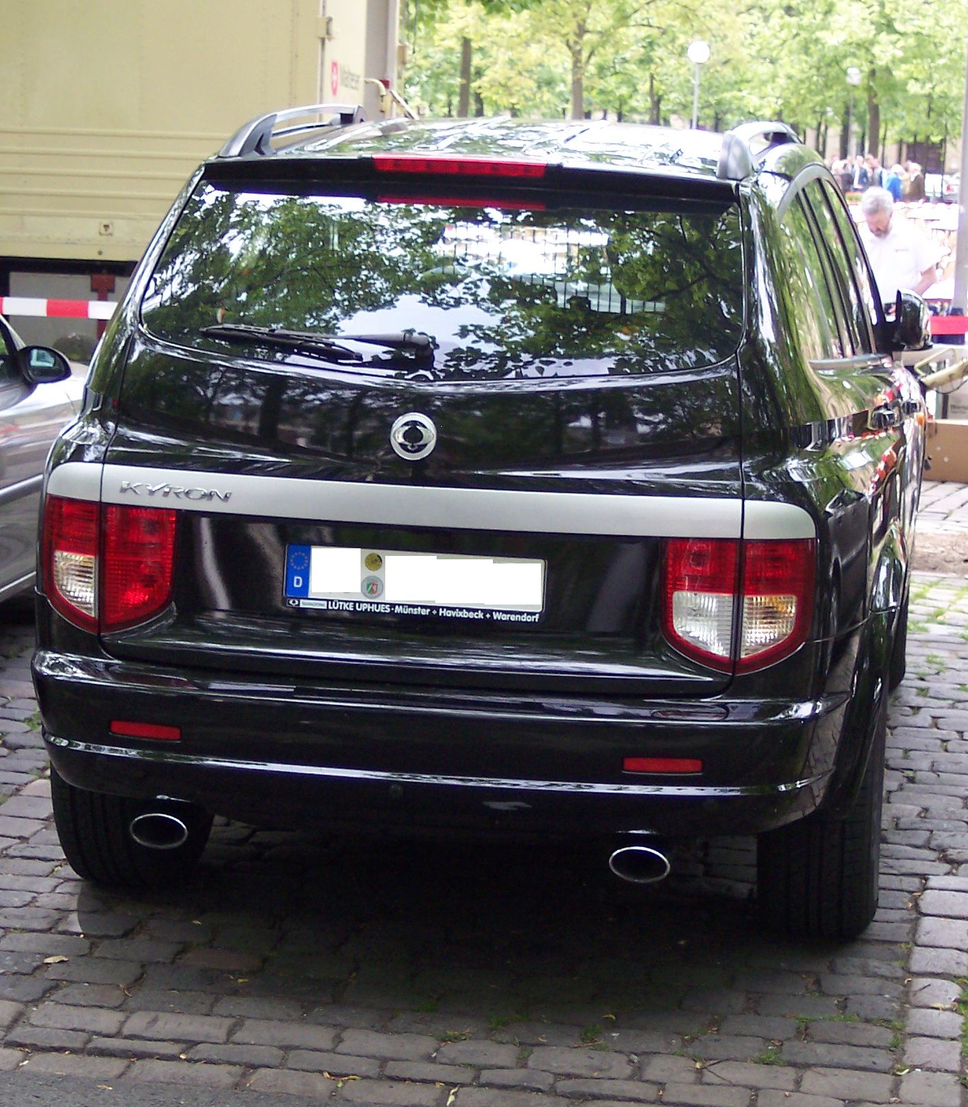 Ssangyong_Kyron_black_h.jpg