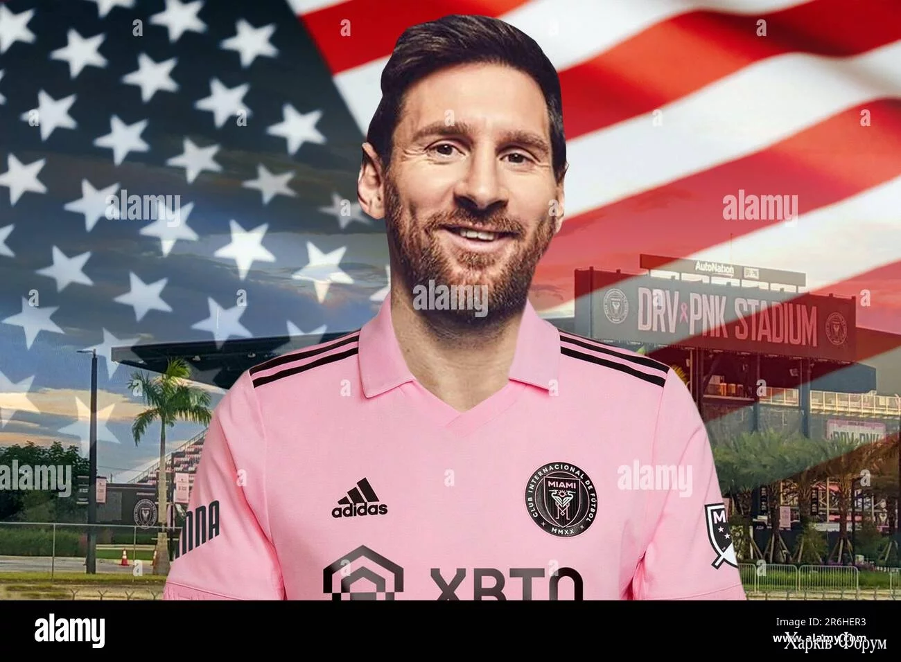stadium-and-the-usa-flag-in-the-background-2R6HER3.jpg