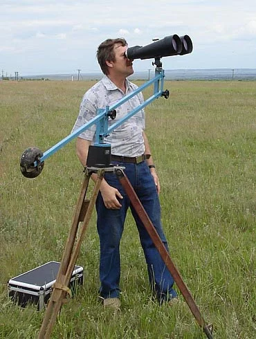 stand_for_binoculars_10.webp