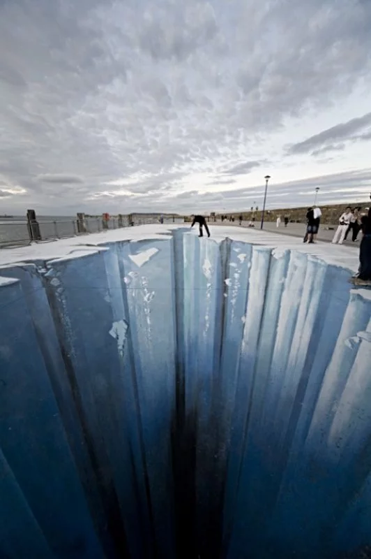 standingontheedgeofthecrevasse.webp