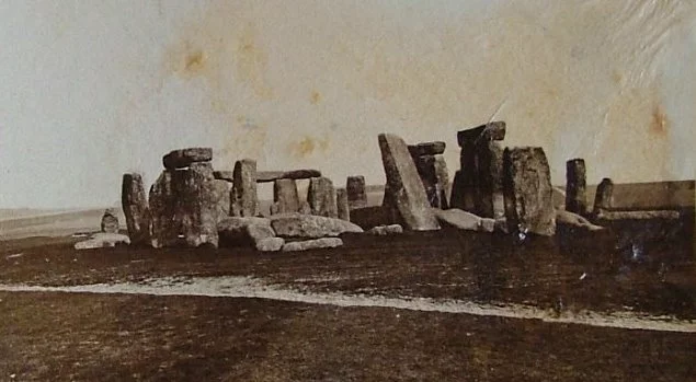 Stonehenge_1877.webp