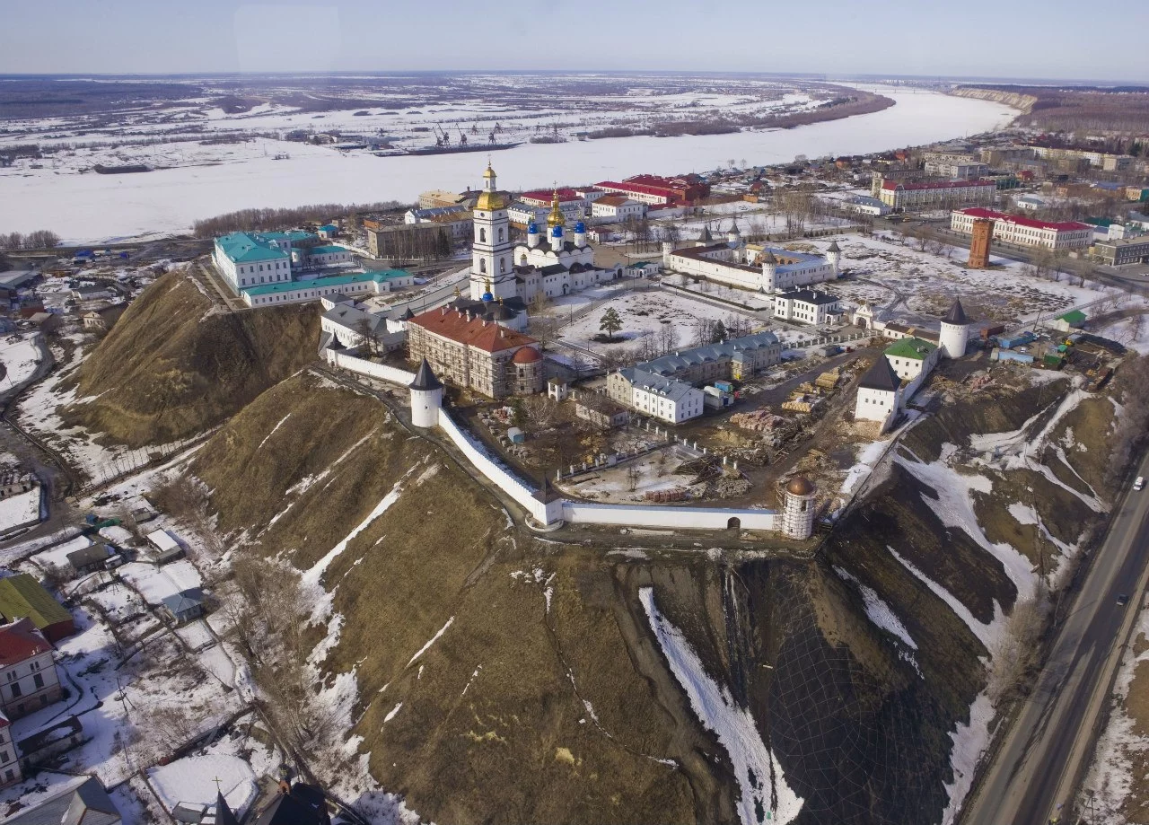 Tobolsk_Kremlin_by_Dmitry_Medvedev.webp