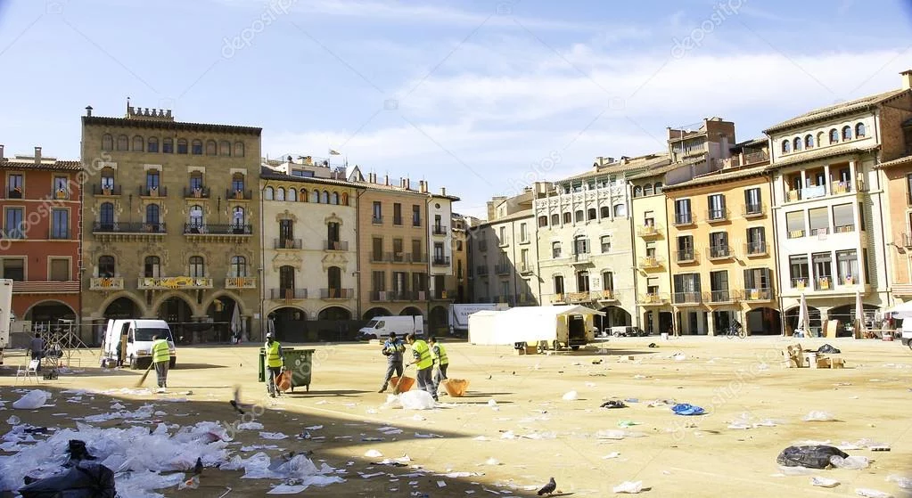 tos_43410973-Cleaning-service-square-vic-barcelona.webp