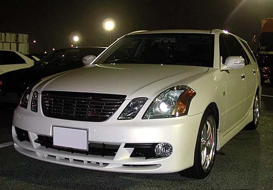toyota-mark-ii-wagon-blit-05.webp