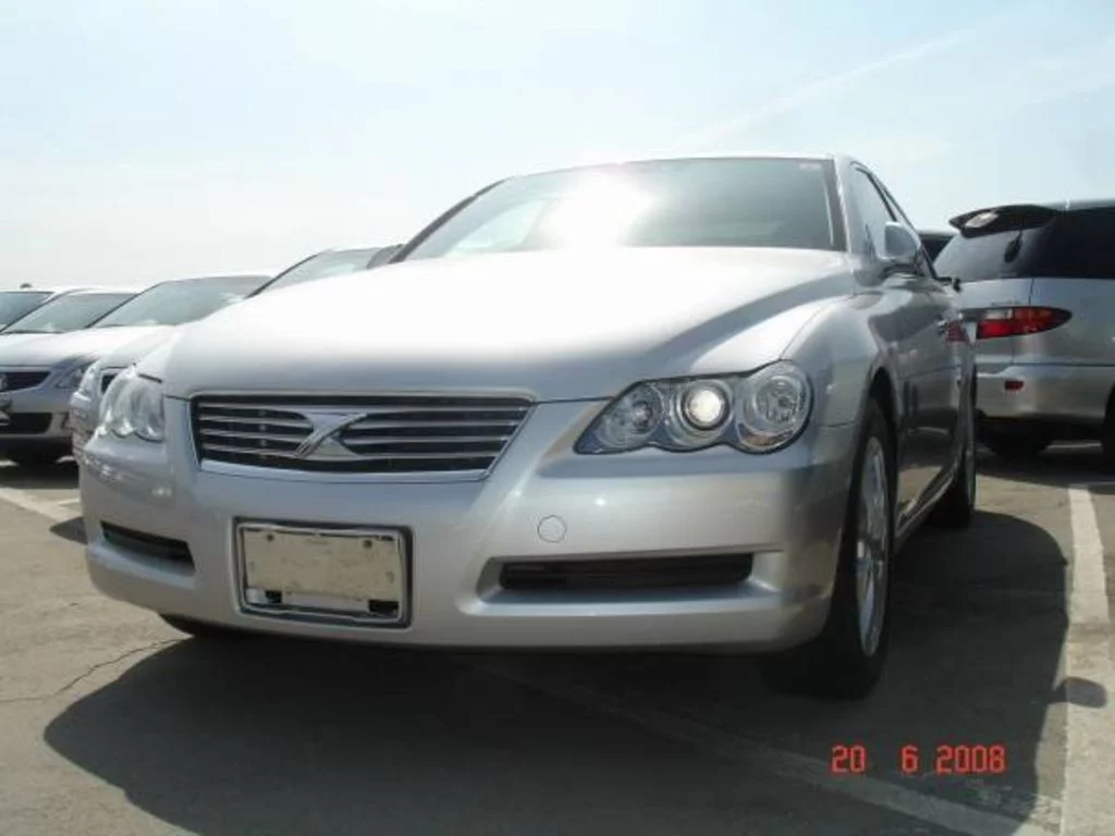 toyota_mark_x_3340091_orig.webp