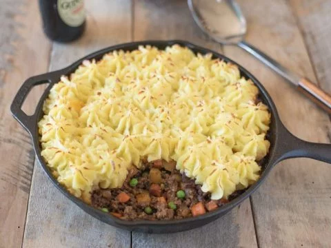 Traditional-shepherds-pie-6-480x360.webp