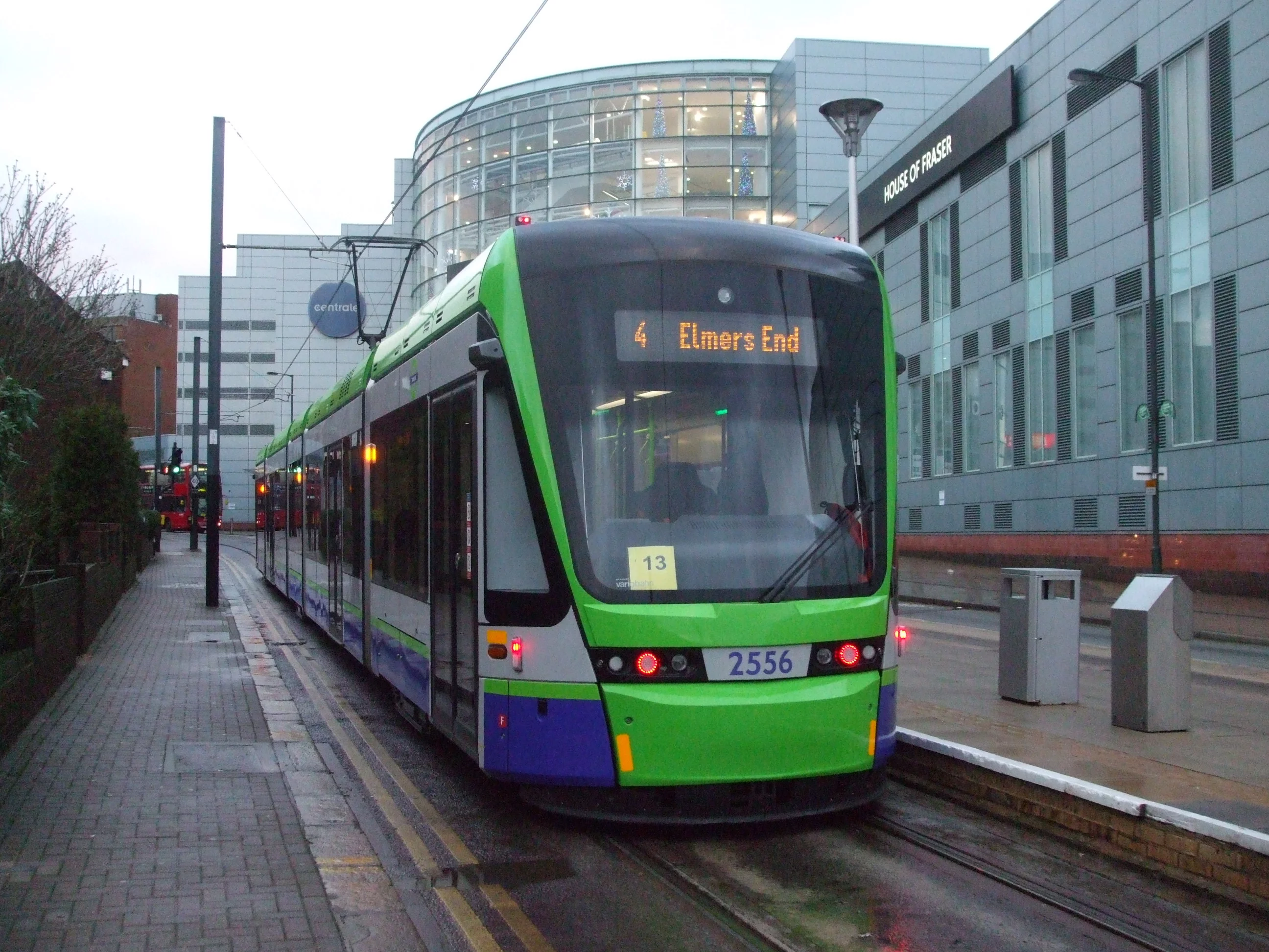 Tram_2556_at_Centrale.webp