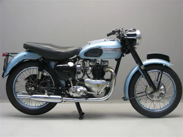 Triumph_T_110_650_cc_1954.webp