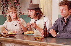 tumblr_m5n4d0rw5s1qg0fg0o3_r1_250.gif
